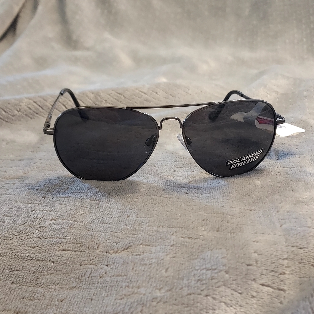 AVIATOR STYLE POLARIZED SUNGLASSES Gunmetal NWT style eyes